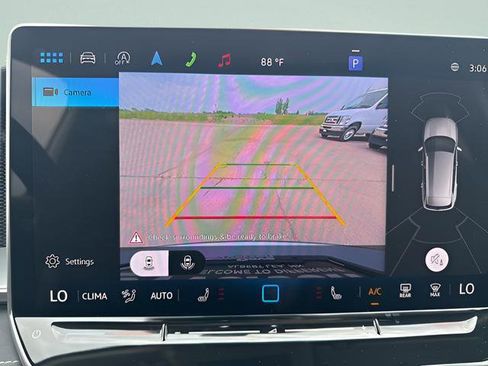 New 2025 Volkswagen Tiguan SE image 13