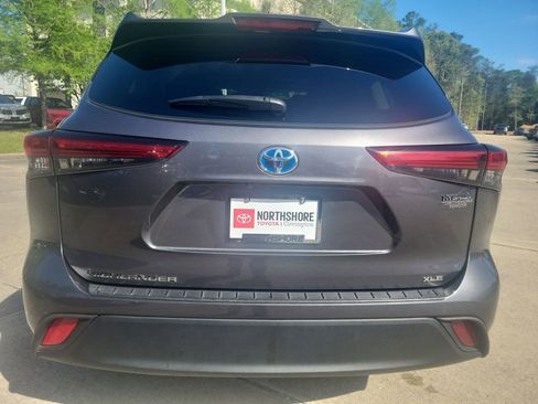 Used 2022 Toyota Highlander XLE image 5