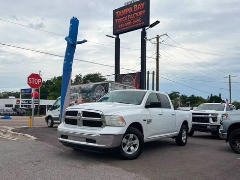 Used 2020 RAM 1500 Classic SLT AWD/4WD image 2