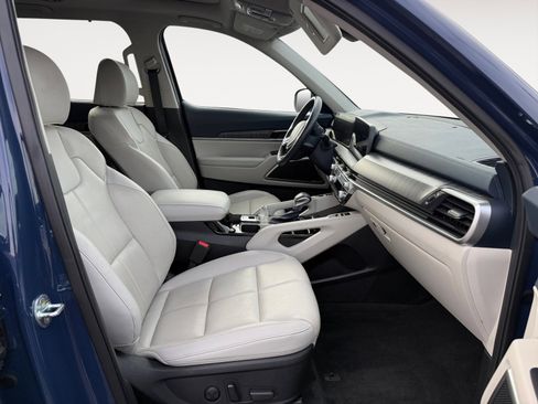 Used 2023 Kia Telluride EX image 19