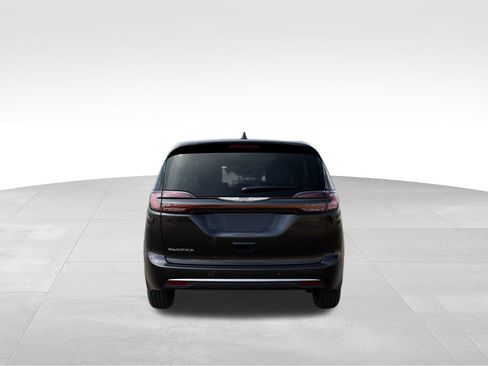 New 2026 Chrysler Pacifica Select FWD image 8