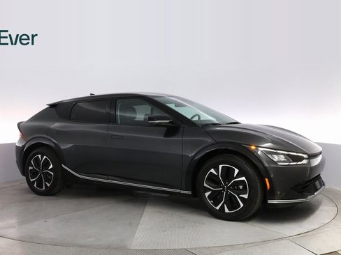 Used 2024 Kia EV6 Wind image 5