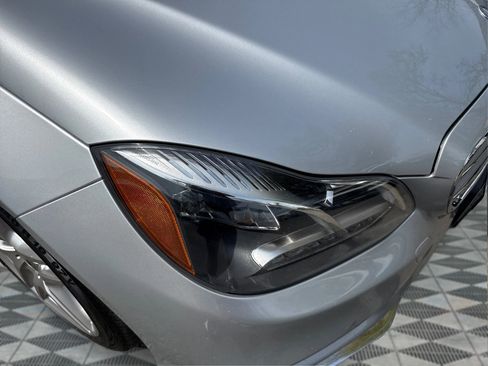 Used 2014 Mercedes-Benz E 350 4MATIC Sedan image 29
