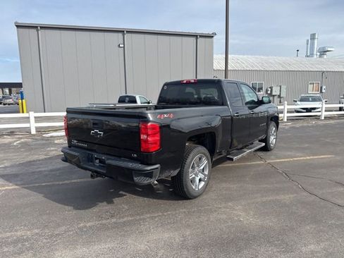 Used 2019 Chevrolet Silverado 1500 Custom w/ Custom Convenience Package image 3