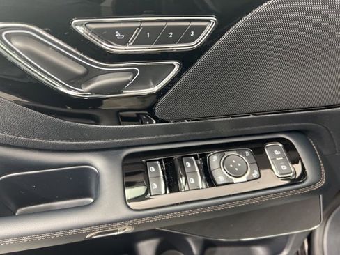 Certified 2025 Lincoln Aviator AWD image 15