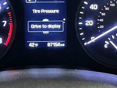 Used 2018 Hyundai Tucson Sport w/ Cargo Package image 15