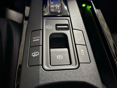 New 2026 Toyota Prius Plug-In Hybrid FWD image 27