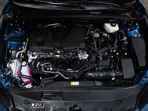 Certified 2025 Toyota Camry SE image 9