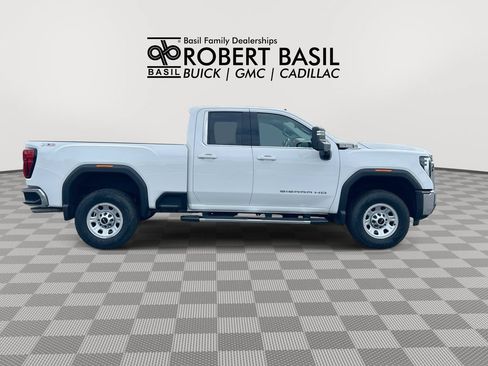 Used 2024 GMC Sierra 2500 SLE AWD/4WD image 9