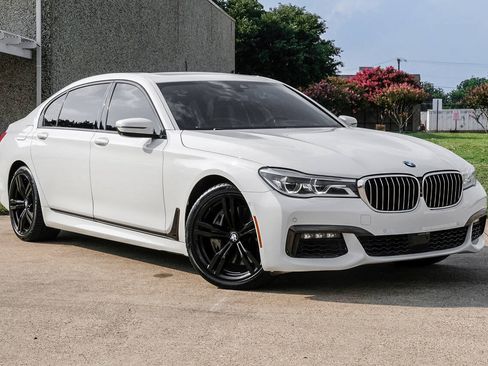 Used 2017 BMW 750i RWD image 7
