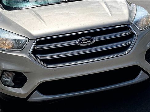 Used 2017 Ford Escape SE FWD image 27