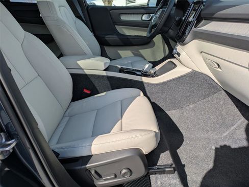 New 2026 Volvo XC40 B5 Ultra w/ Protection Package Premier AWD/4WD image 20