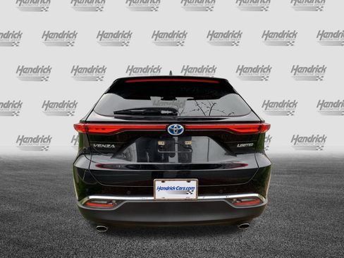 Used 2024 Toyota Venza Limited image 9
