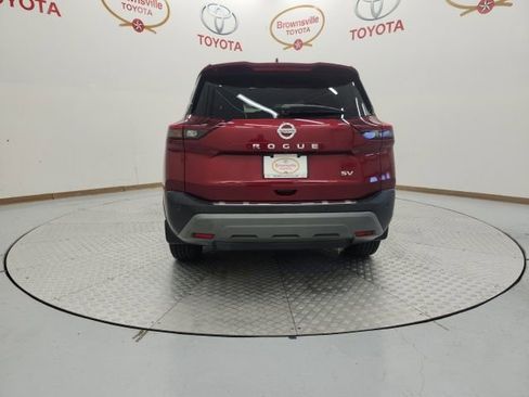 Used 2021 Nissan Rogue SV w/ Premium Package image 7
