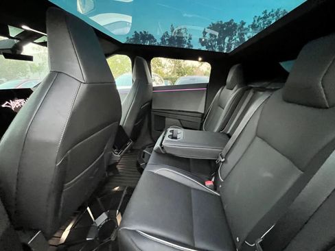 Used 2024 Tesla Cybertruck AWD Crew Cab image 5