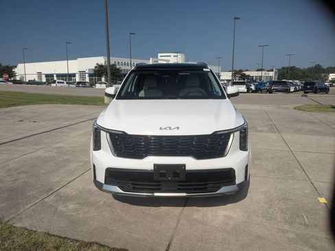 Used 2024 Kia Sorento S w/ Panoramic Sunroof Package FWD image 8