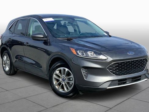 Certified 2020 Ford Escape SE image 2