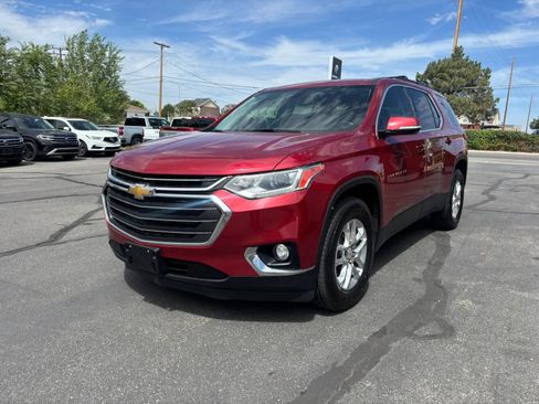 Used 2019 Chevrolet Traverse LT FWD image 3