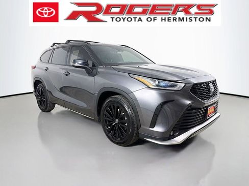 Used 2023 Toyota Highlander XSE AWD/4WD image 1