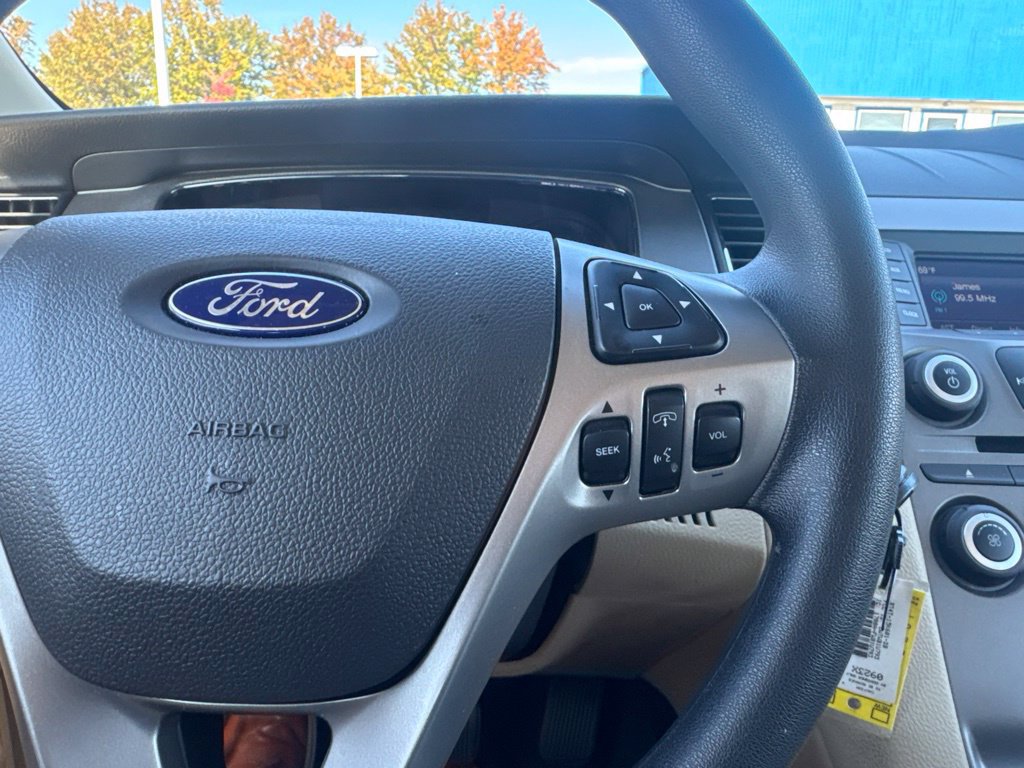 Used 2018 Ford Taurus SE FWD image 17