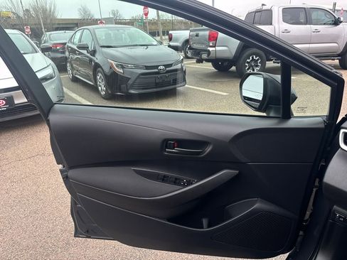 Used 2025 Toyota Corolla LE FWD image 32