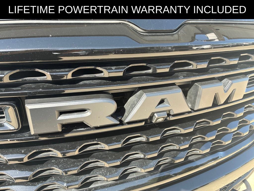 Used 2025 RAM 1500 Limited AWD/4WD image 3