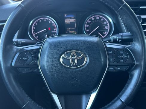 Used 2018 Toyota Camry SE w/ Moonroof Package FWD image 21
