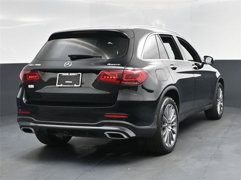 Used 2021 Mercedes-Benz GLC 300 4MATIC image 10