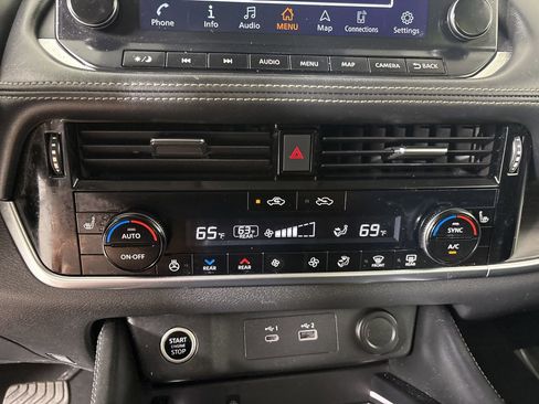 Used 2023 Nissan Rogue Platinum w/ Platinum Premium Package image 20