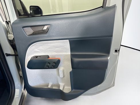 Used 2023 Ford Maverick XLT image 28