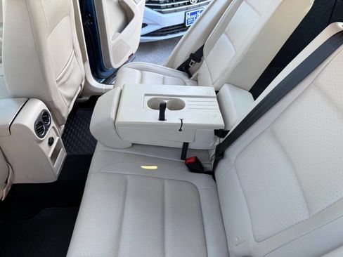 Used 2017 Volkswagen Tiguan S image 28