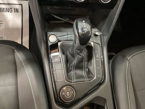 Certified 2023 Volkswagen Taos SE image 13