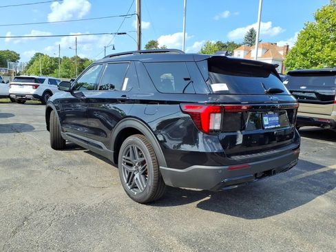 New 2026 Ford Explorer ST-Line w/ ST-Line Street Pack RWD image 7