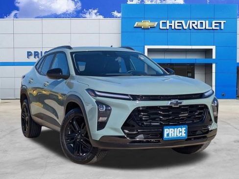 Certified 2025 Chevrolet Trax ACTIV w/ Driver Confidence Package image 1