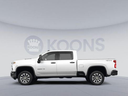 Used 2024 Chevrolet Silverado 2500 Custom w/ Custom Value Package AWD/4WD image 2
