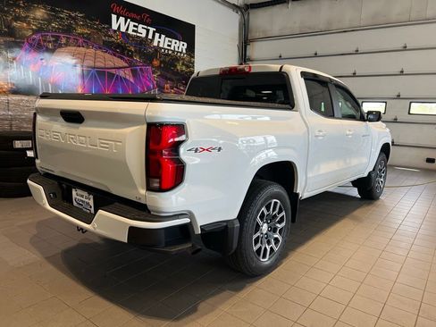 Used 2024 Chevrolet Colorado LT w/ LT Convenience Package III AWD/4WD image 8