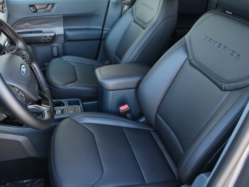 New 2025 Ford Maverick Lariat w/ Black Appearance Package image 17