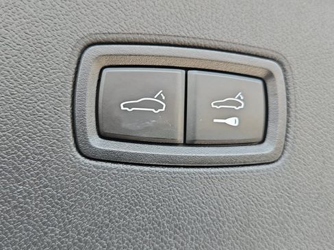 Certified 2024 Porsche Cayenne AWD/4WD image 17