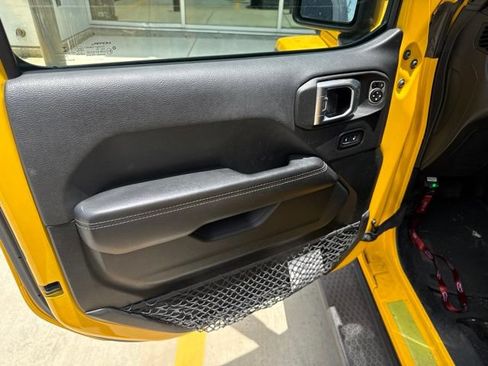 Used 2021 Jeep Wrangler Unlimited Sahara AWD/4WD image 13