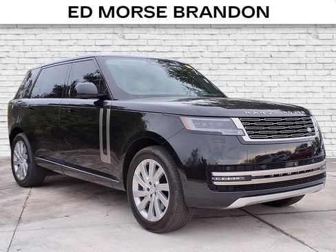 Used 2025 Land Rover Range Rover Long Wheelbase SE image 3