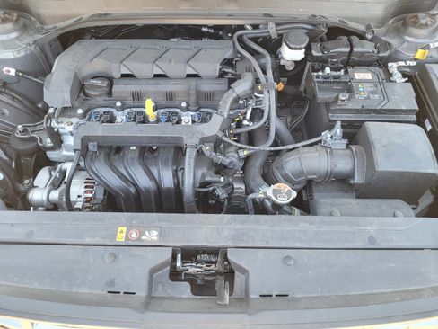 Certified 2025 Hyundai Venue SEL FWD image 34
