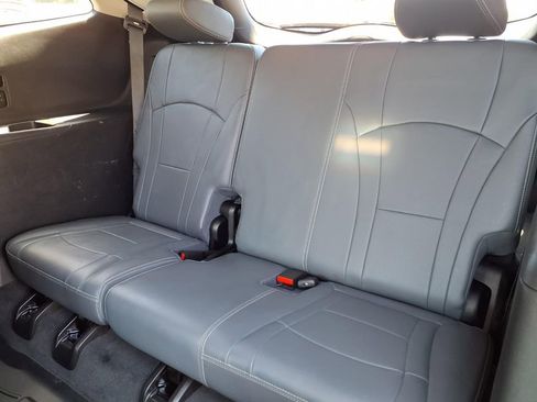 Used 2021 Buick Enclave Essence w/ Sound and Sites Package FWD image 22
