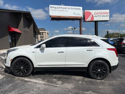 Used 2017 Cadillac XT5 Platinum image 2