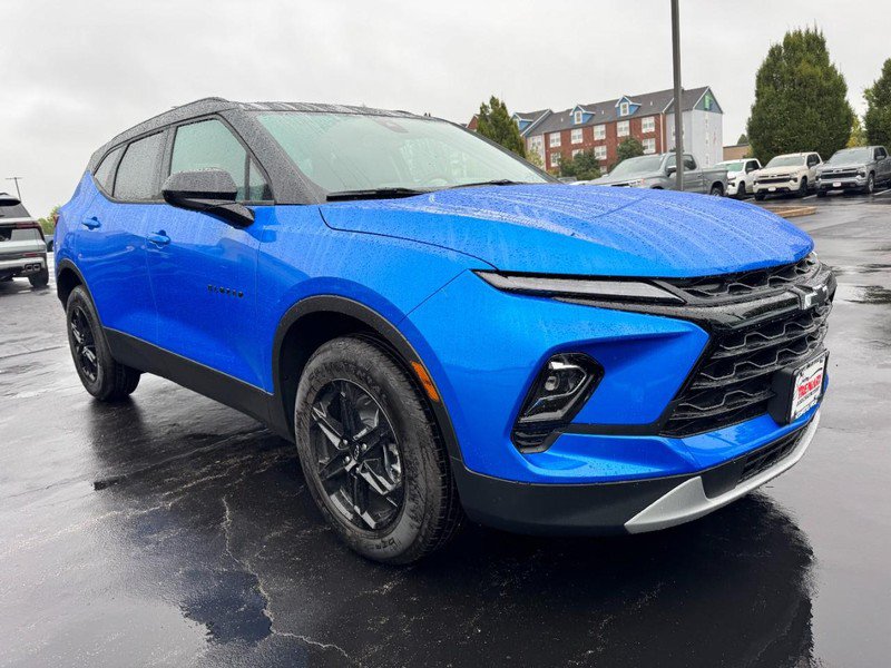 New 2026 Chevrolet Blazer LT w/ Convenience Package AWD/4WD image 2