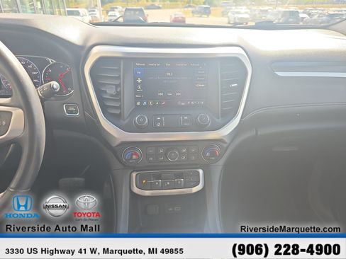 Used 2021 GMC Acadia SLT w/ Technology Package AWD/4WD image 17