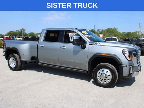 Used 2024 GMC Sierra 3500 Denali w/ Denali Reserve Package image 16