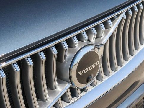 Used 2023 Volvo XC90 T8 Plus w/ Protection Package Premier image 12