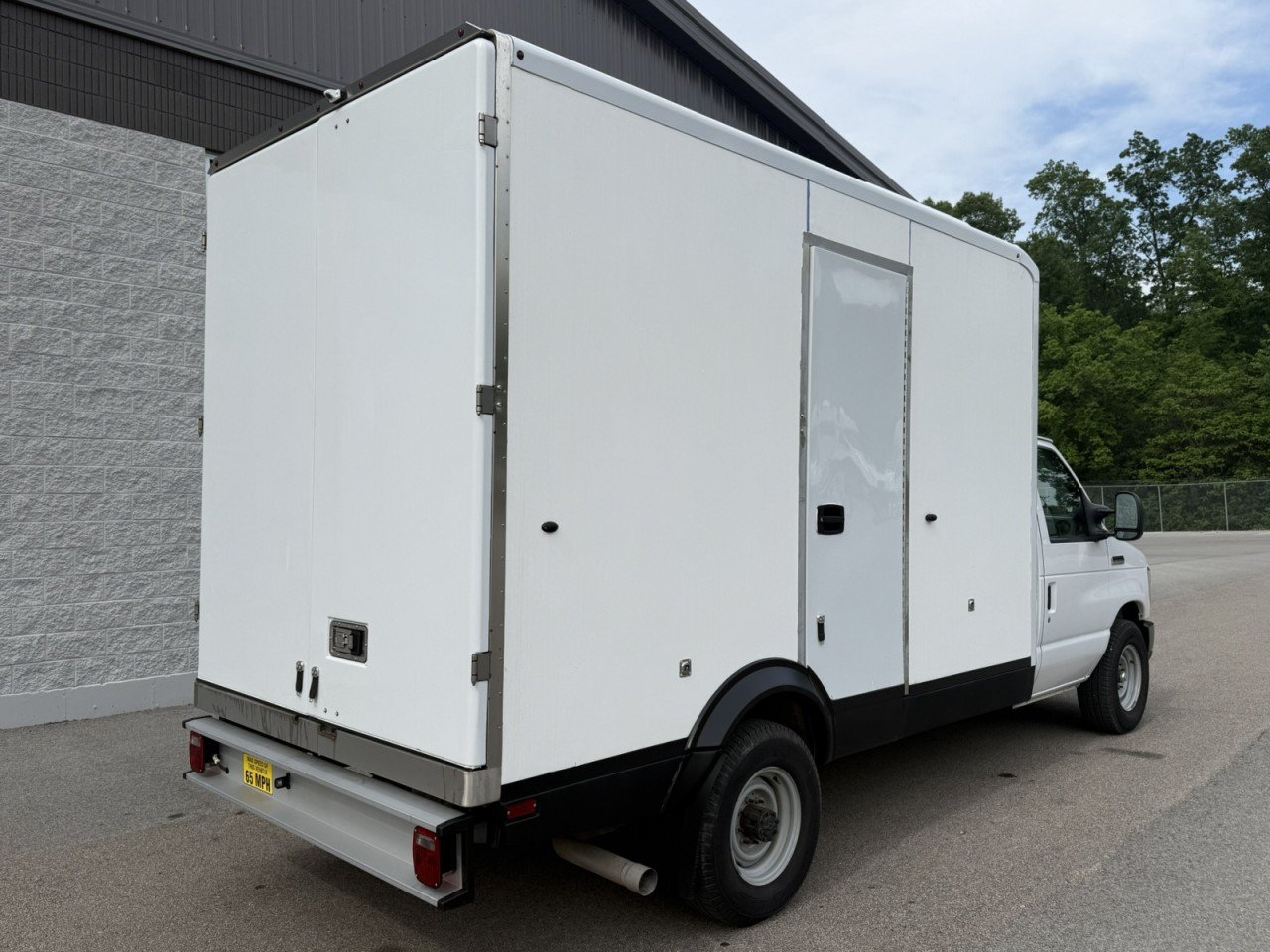Used 2023 Ford E-350 and Econoline 350 Super Duty w/ Power Windows & Locks Group RWD image 9