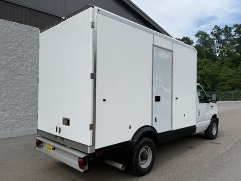 Used 2023 Ford E-350 and Econoline 350 Super Duty w/ Power Windows & Locks Group RWD image 9