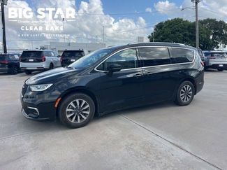 Used 2021 Chrysler Pacifica Touring-L FWD video 1